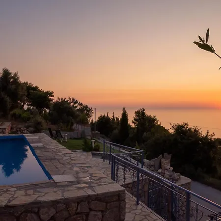 Sun And Stone Villa Atháni