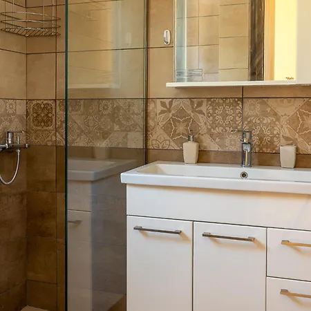 Sun And Stone Villa Atháni