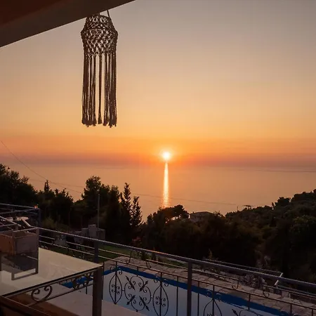 Sun And Stone Athánion